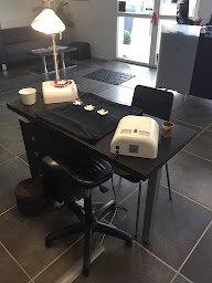 Photo n°5 de Salon de Coiffure et d'Esthétique Eight à Marseille (Salon de coiffure)