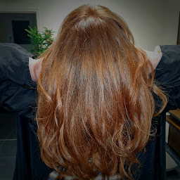 Photo n°18 de Le Miroir de Sarah à Saint-Hilaire-de-Voust (Salon de coiffure)