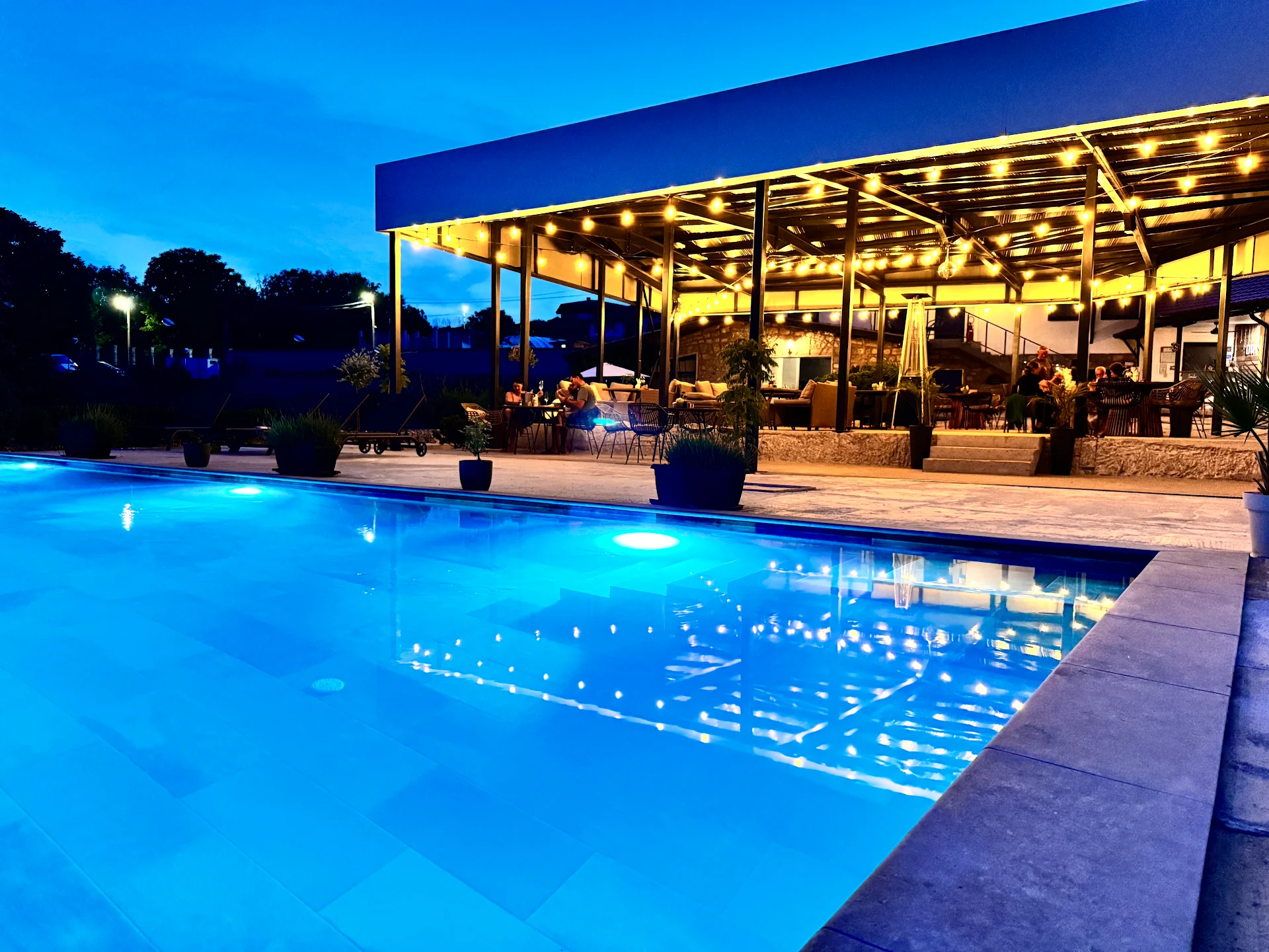HOTEL DRIVE POINT (Adventure Lake Resort)