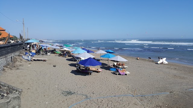 Batu Bolong Beach