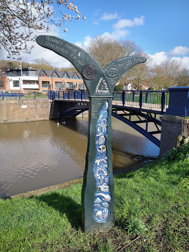 Hythe Canal Bank Bandstand - Thumbnail