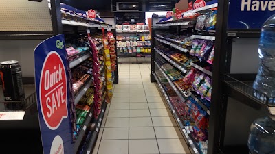 Photos of Engen Swartruggens Garage