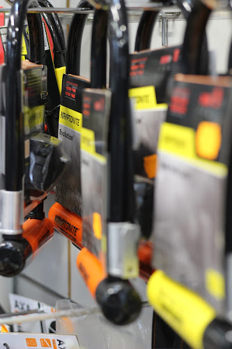 Cycles Sancassiani - Magasin d'articles de sports