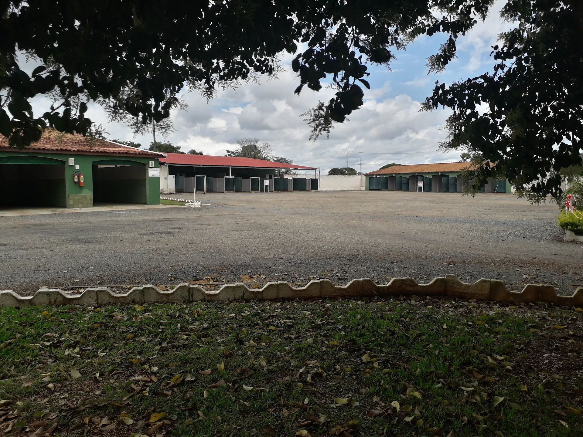 Status Motel
