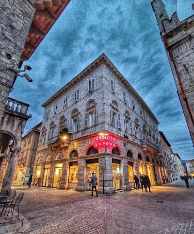 Premiata Farmacia Centrale dr. Rosati dal 1877 in Ascoli Piceno