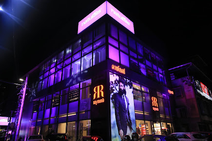 Af1qipmnvmetkpstcfdam5eszanu7k3ljbevpyw8rjhf=s435 K No