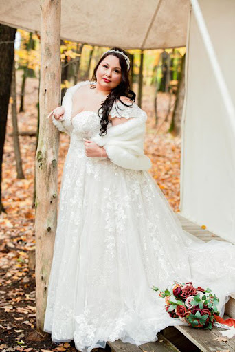 The Curvy Bride - Thumbnail