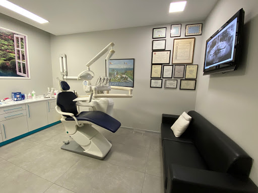 Clínica Dental Dr. Palomares - Thumbnail