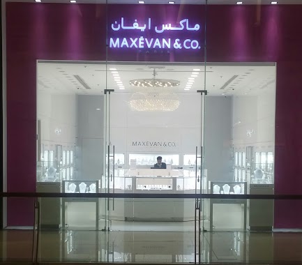maxevan & co., Author: احمد العمري