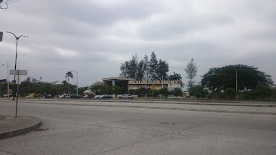 Photos of Colegio Fiscal Teniente Hugo Ortiz
