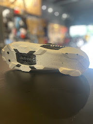 Photo n°9 de Les Rouleurs Cyclists Shop by Jégou Sport ( Fougères ) à Lécousse (Magasin)