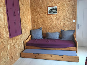 Photo n°6 de Gîte Le Surchauffant – Location Gîte à deux pas du lac de Vouglans, Jura Bourgogne-Franche-Comté à La Tour-du-Meix (Lodge)