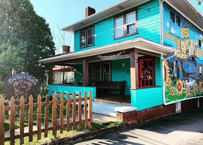 Bon Paul & Sharky's Hostel by null