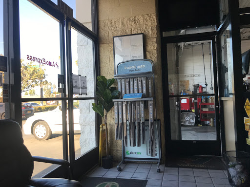 Auto Express - Visual