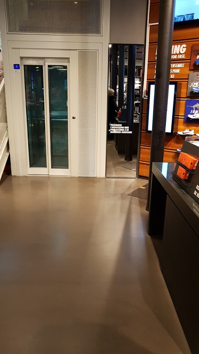 Nike Store Paris St Michel