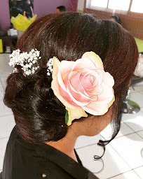 Photo n°11 de christyle look à Petite-Île (Salon de coiffure)