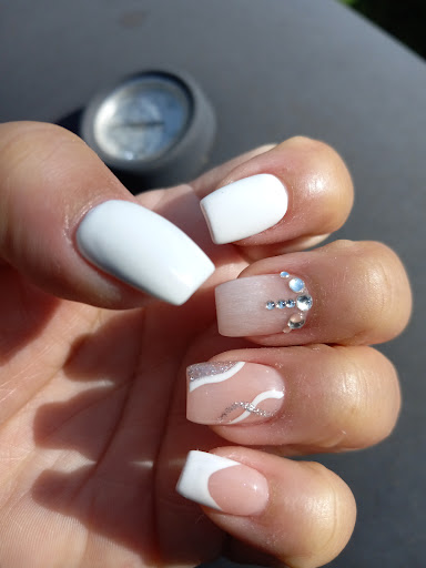 H.T. Nails - Visual