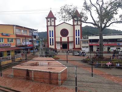 Photos of Iglesia De Dios Ministerial De Jesucristo Internacional