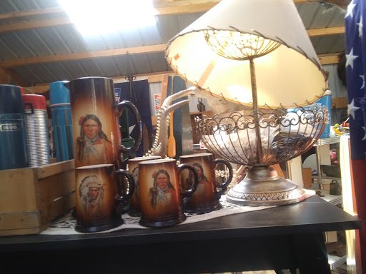 Two Pistols Trading Post Gallery - United States