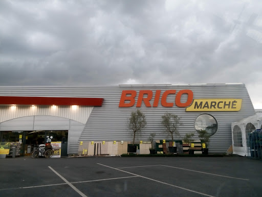 Bricomarché Bury