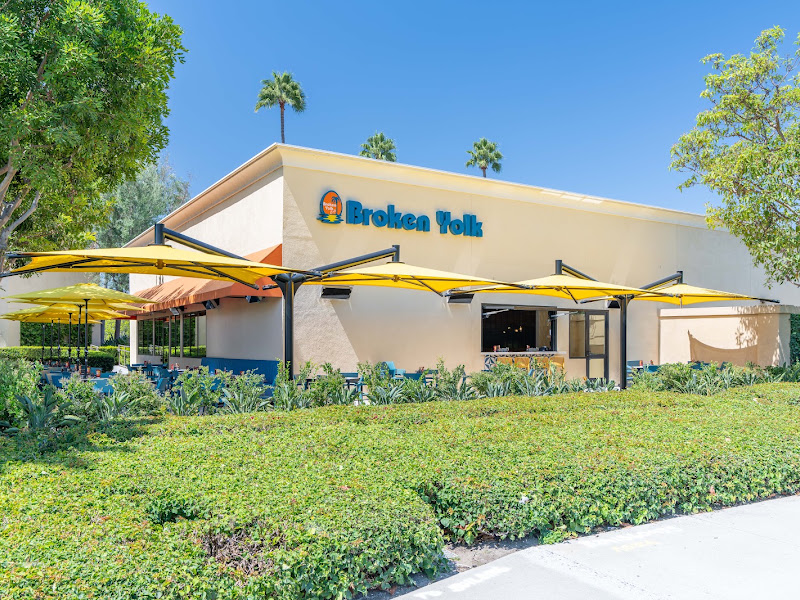 Broken Yolk Cafe — photo