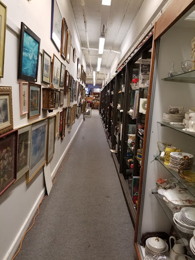 Taunton Antiques Center - Thumbnail