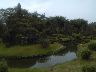Photos of Overseas Chinese Town