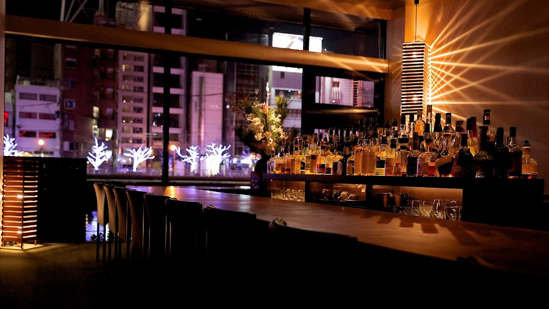 西中洲 Bar 其一 Nishinakasu Bar Kiitsu 中洲の夜景と川面と そしてウイスキー カクテルと
