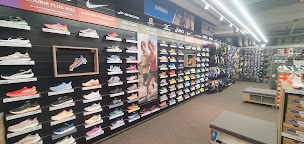 Photo n°2 de Intersport Clermont Jaude à Clermont-Ferrand (Magasin de vêtements pour jeunes)