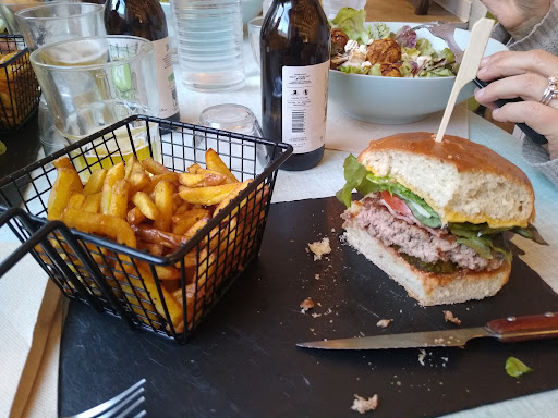 Photo 4 - Wiki Burger