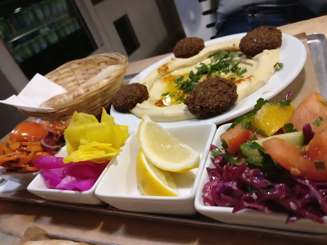 MEZZE hummus & falafel