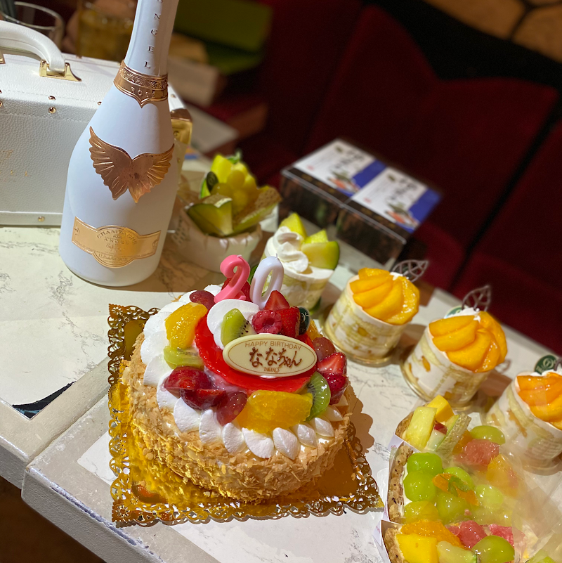 Girl's Bar Meteor (ガールズ バー ミーティア)