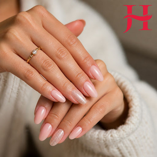 Want instantly glamorous hands without waiting for your nails to grow? Nail extensions are the pe… post image
