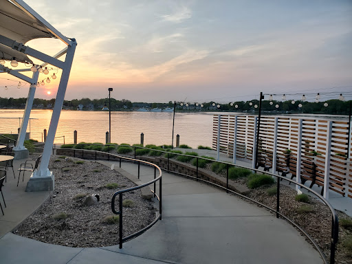 Boatwerks Waterfront Restaurant - Thumbnail
