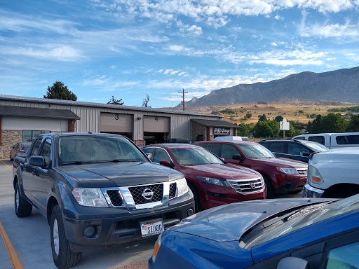 Griff's Garage - Visual