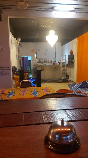 Alma karaoke bar