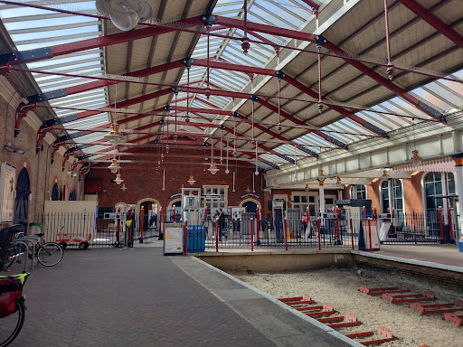 Windsor & Eton Riverside Station Queens Car Park - Thumbnail