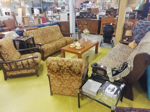 Photo n°7 de La caverne des particuliers Abbeville à Abbeville (Magasin de meubles d'occasion)