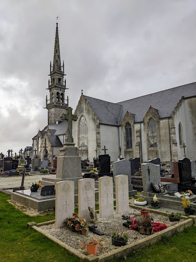 commonwealth war graves ww2 (ploudaniel)