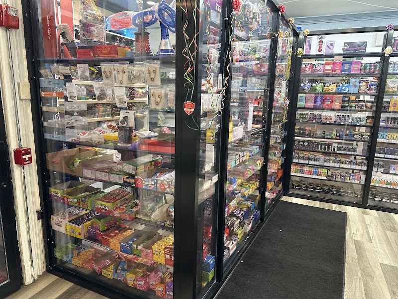 York mini mart photo 2