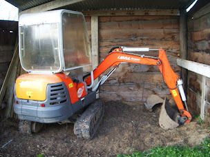 Photo n°14 de LOC BERRA - SAONNET - Location outillage matériel espace vert terrassement bricolage à Saonnet (Agence de location de matériel)