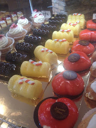 Photo n°7 de CARREFOUR MONTAGNE - Les Orres 1650 à Les Orres (Centre commercial)