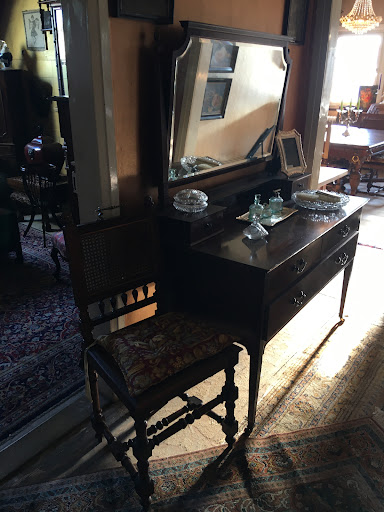 Petra Antiques - Thumbnail