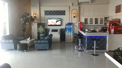 electronics-store