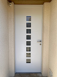 Photo n°45 de ECM FERMETURES à Neauphle-le-Château (Fournisseur de portes de garage)