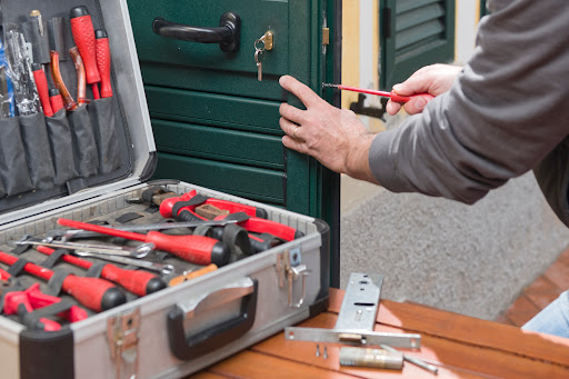 Locksmith Time - Visual