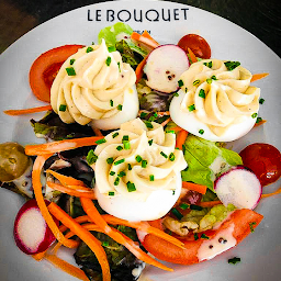 Photo n°9 de Le Bouquet Wagram...Brasserie...Café à Paris (Restaurant français)