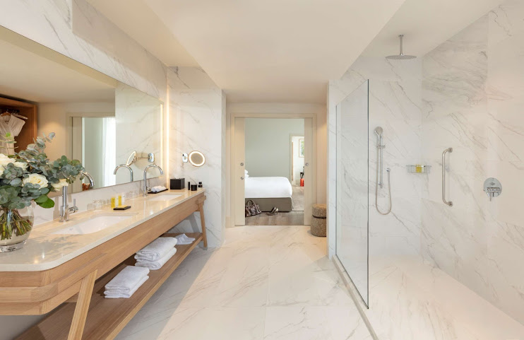 Le Grand Pavillon Chantilly by null