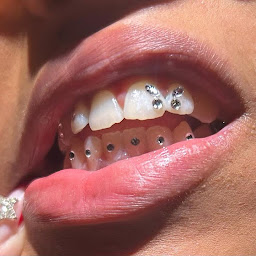 Photo n°19 de L' Art au Gant Tattoo Piercing shop à Nantes (Tatoueur)