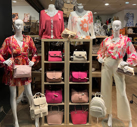 Photo n°21 de LE CONCEPT à Uzès (Magasin de vêtements pour femmes)